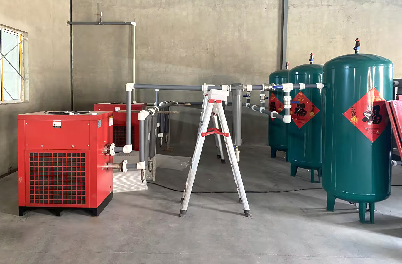 Kaso ng pag-upgrade ng kagamitan sa industriya ng pag-aasawa ng hayop: Paano tinutulungan ng isang dobleng screw (90kW) air compressor ang mga negosyo na makamit ang mahusay at pag-save ng enerhiya?